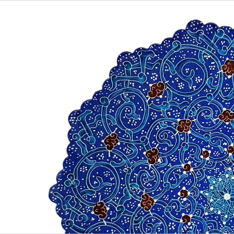 Set of three handcrafted Minakari plates in varying sizes, each adorned with intricate azure blue arabesque patterns.