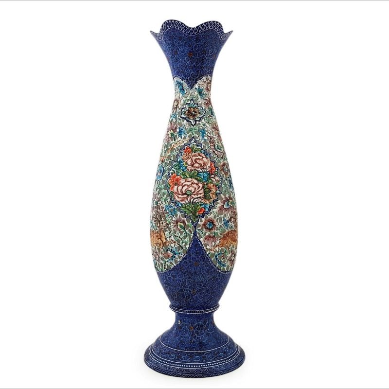 Handcrafted 36 cm (14.2 inches) enamelled table lamp from Isfahan, showcasing intricate Persian designs.