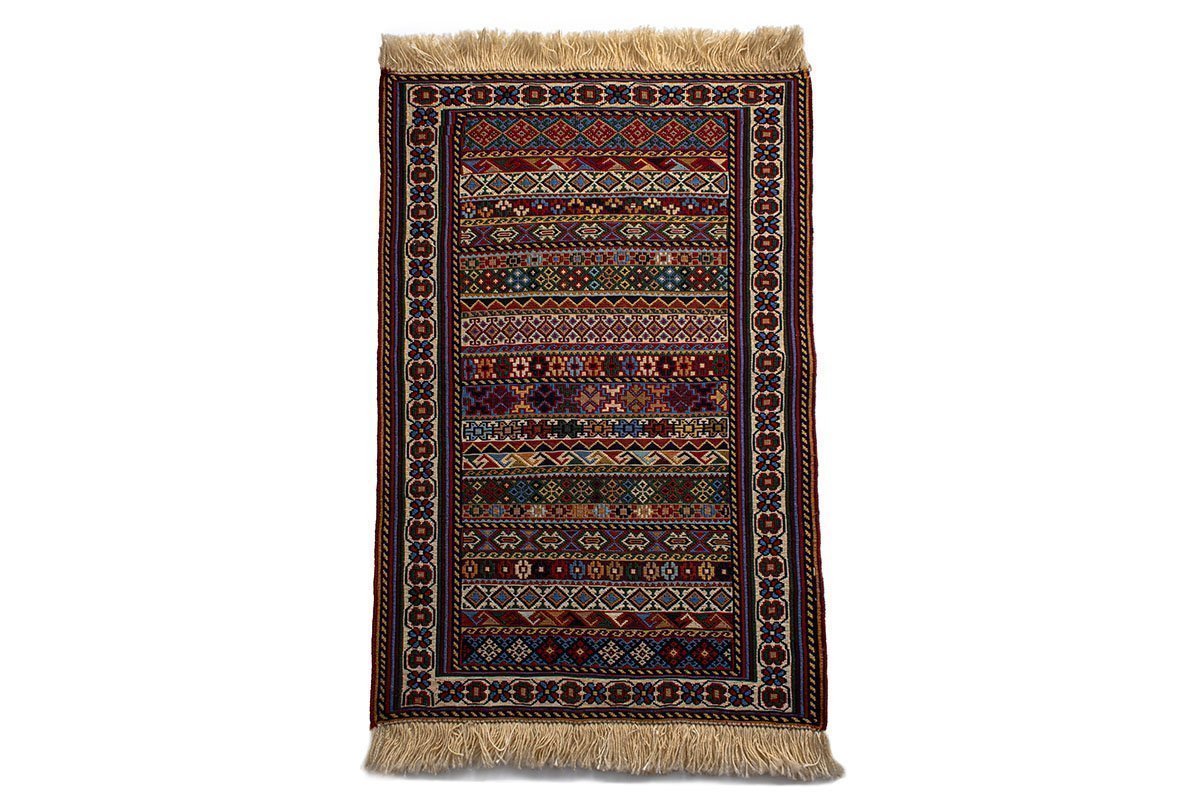 Persian Rug Completely Made By Hand. Size 90cm × 60cm. Geometric Pattern.