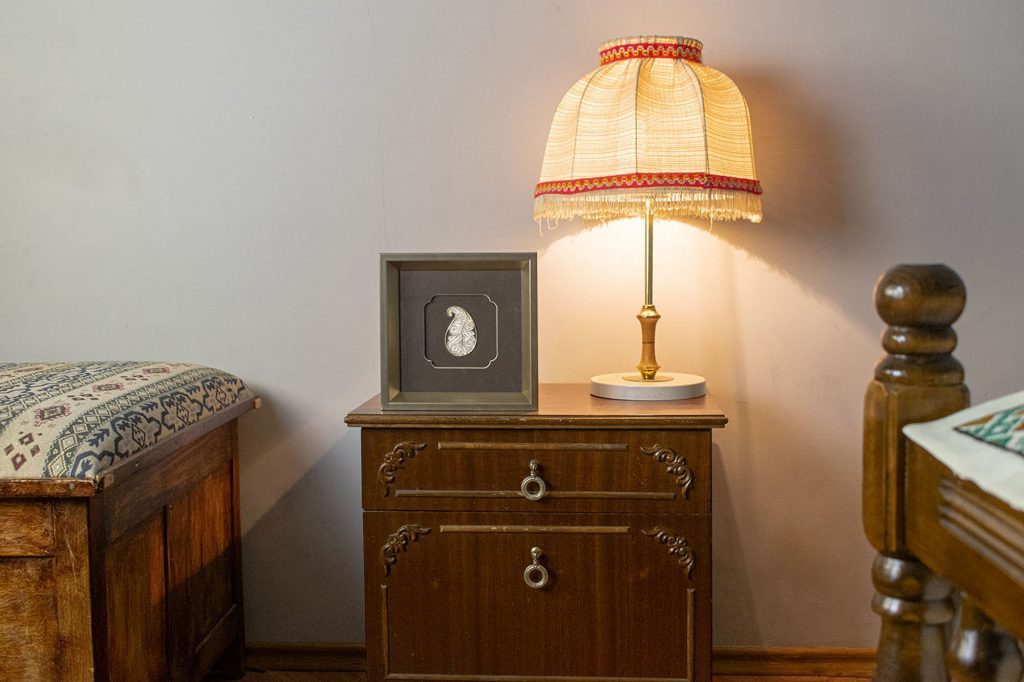 Persian Filigree Paisley Pattern Has 15g Weight And Is Made Of Pure Silver. It Can Be Use On Wall Or Stand On The Console.