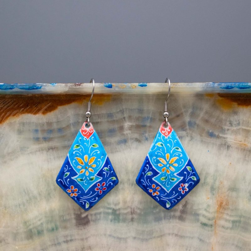 Hand-painted enamel dangle earring featuring Persian garden design on enamelled copper body and silver hook.